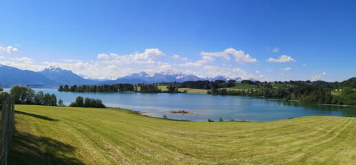 Forggensee im Ostallgäu im Hochsommer