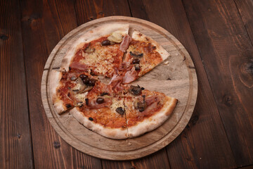 Who ate the slice of pizza?