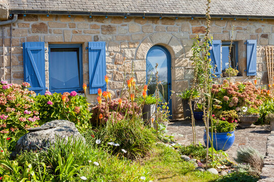 France, Finistere, Crozon Peninsula, traditional house;