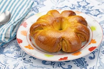 pâtisserie fraîche sur une assiette