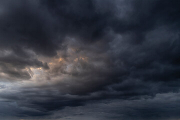 Fototapeta na wymiar storm clouds over the storm