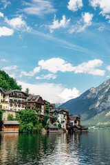 Fototapeta na wymiar Austrian mountain city next to the lake