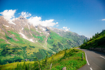 Fototapeta na wymiar mountain road in the mountains