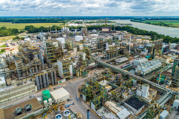 Fototapeta na wymiar Aerial View of Massive Refinery Operation based next to the Ohio River USA