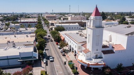 Aerial skyline view of downtown Merced, California, USA. - obrazy, fototapety, plakaty