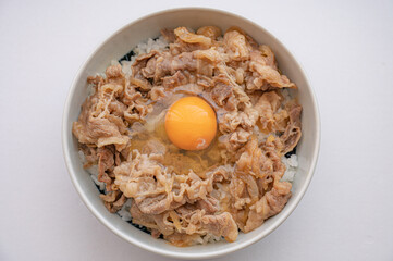 牛丼　生たまご付き