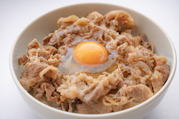 牛丼　生たまご付き