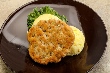 Chicken cutlet with mashed potato