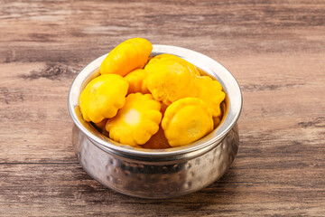 Marinated patissons in the bowl