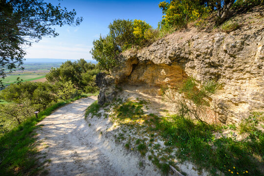 Path to discover Lautrec place