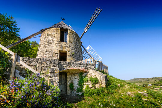La Sallette windmill at Lautrec village