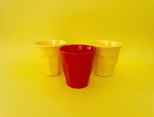 red and yellow cups