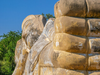 Liegender Stein-Buddha