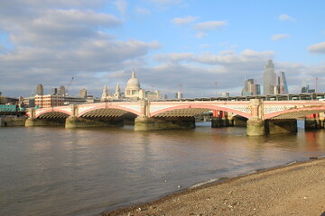 Fototapeta premium chain bridge