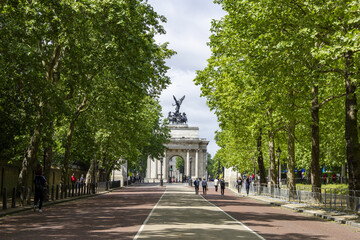 Footpath leading to Wellington Arch in London, England