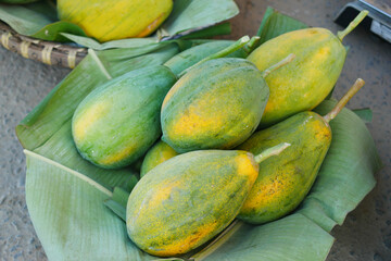 fresh papaya display for sale 