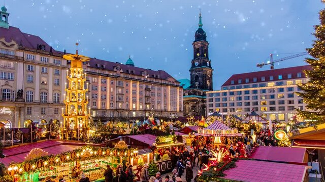 scenery houses on the Christmas market in Dresden