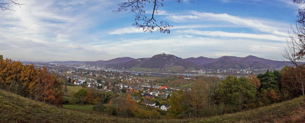 Blick auf das Siebengebirge bei Bonn