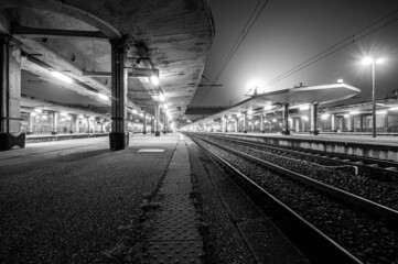 Fototapeta na wymiar Gare de Mulhouse, la nuit