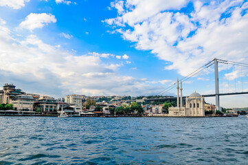 Obraz premium Ortaköy Mecidiye Mosque is one of the most popular and historical structure in Istanbul.