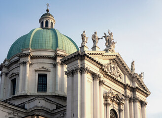 Facade and dome of Cathedral of Santa Maria Assunta; Brescia; Italy,2021. - 468663310