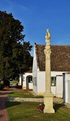 Traditionelle Dorfhäuser in Fertőszéplak, Ungarn