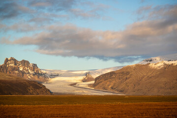 Fototapeta na wymiar Glacier off the Vatnajokull ice cap in Iceland