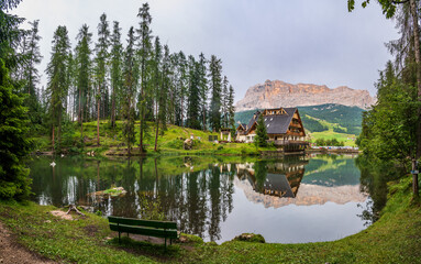 Lech da Sompunt in Val Badia