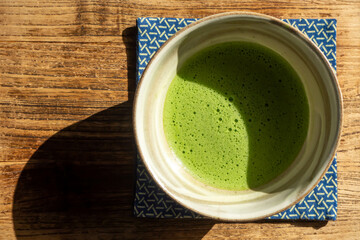 カフェの屋外に用意された抹茶