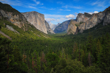 Fototapeta premium Late summer Tunnel View at Yosemite National Park, California, USA