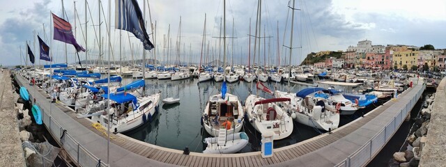 Procida &ndash; Panoramica del porto turistico dal molo