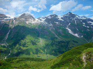 Obraz premium summer green Alps mountains in Austria with snowy peaks