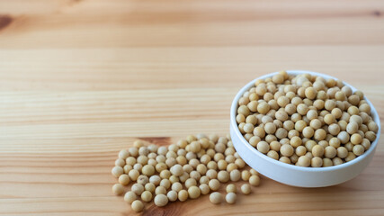 こぼれる生の大豆