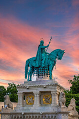 Obraz premium Statue of Saint Stephen, Fisherman Bastion, Budapest, Hungary