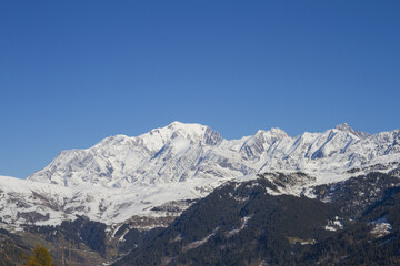 Le Massif du Mont-Blanc depuis la station de ski des Saisies
