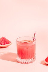 Cold lemonade/cocktail of fresh grapefruit juice