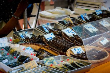 Vanilla sale, Saint Paul market place, Reunion Island