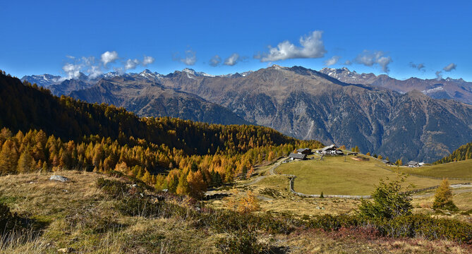 S&uuml;dtirol bei Meran,  Blick vom Hirzergebiet zum Naturpark Texelgruppe, view from the Hirzer area to the Texel Group Nature Park,