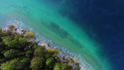 Garmisch, Deutschland: Ufer des Eibsees aus der Vogelperspektive