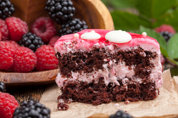 puff chocolate cake with berry filling