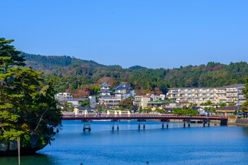 Fototapeta na wymiar 福浦島の天神埼からの福浦橋
