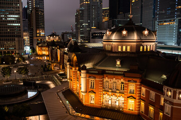 夜の東京駅