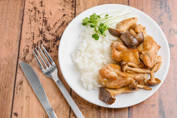 鶏手羽元とキノコの照り焼き