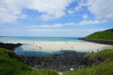 Fototapeta premium a wonderful shoaling beach in autumn
