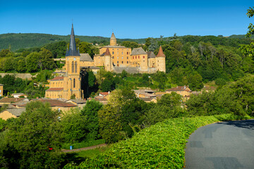 Eglise et Château de Jarnioux