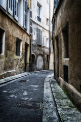 Ruelle sombre à Aix en Provence
