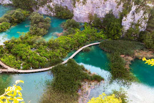 Plitvice lakes national park HD wallpaper - free download