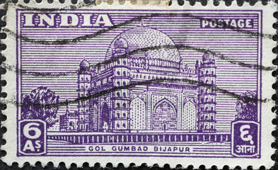 India - circa 1949: a postage stamp from India showing the mausoleum of Mohammed Adil Shah Gol Gumbad, Bijapur © zabanski