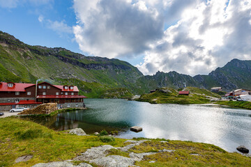 Fototapeta na wymiar The lake Balea in the Carpathian Mountains of Romania