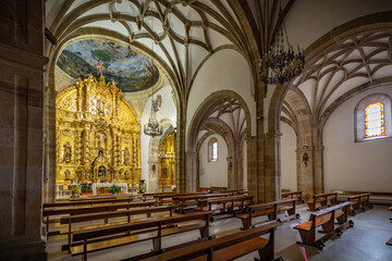 Fototapeta na wymiar iglesia parroquial de San Sebastian en Reinosa Cantabria España